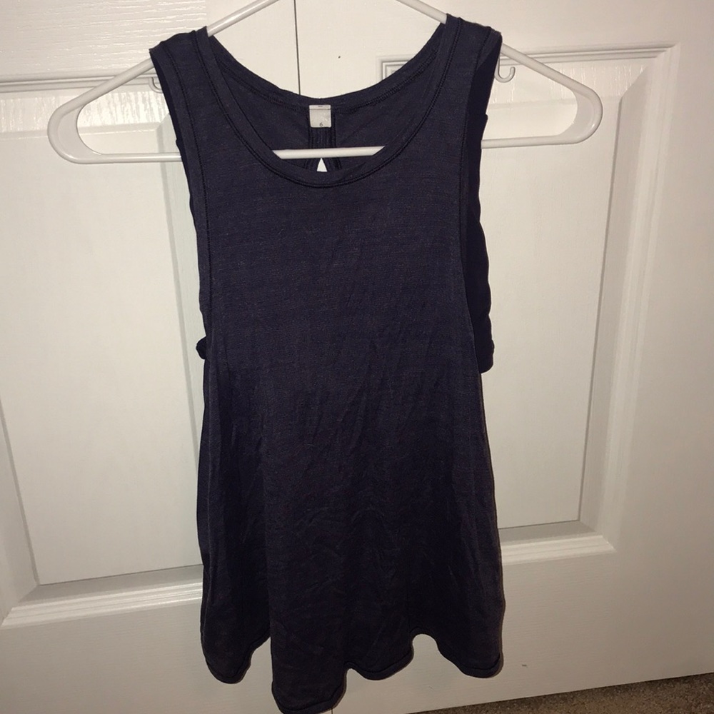 Lululemon workout top with built in bra
